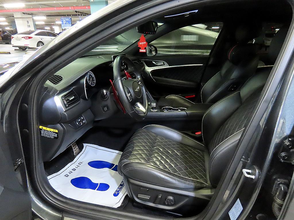 Genesis G70 - Vista 6