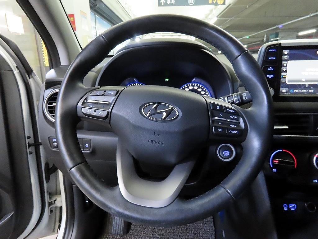 HYUNDAI Kona - Vista 8
