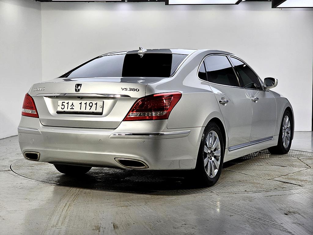 HYUNDAI Equus - Vista 4