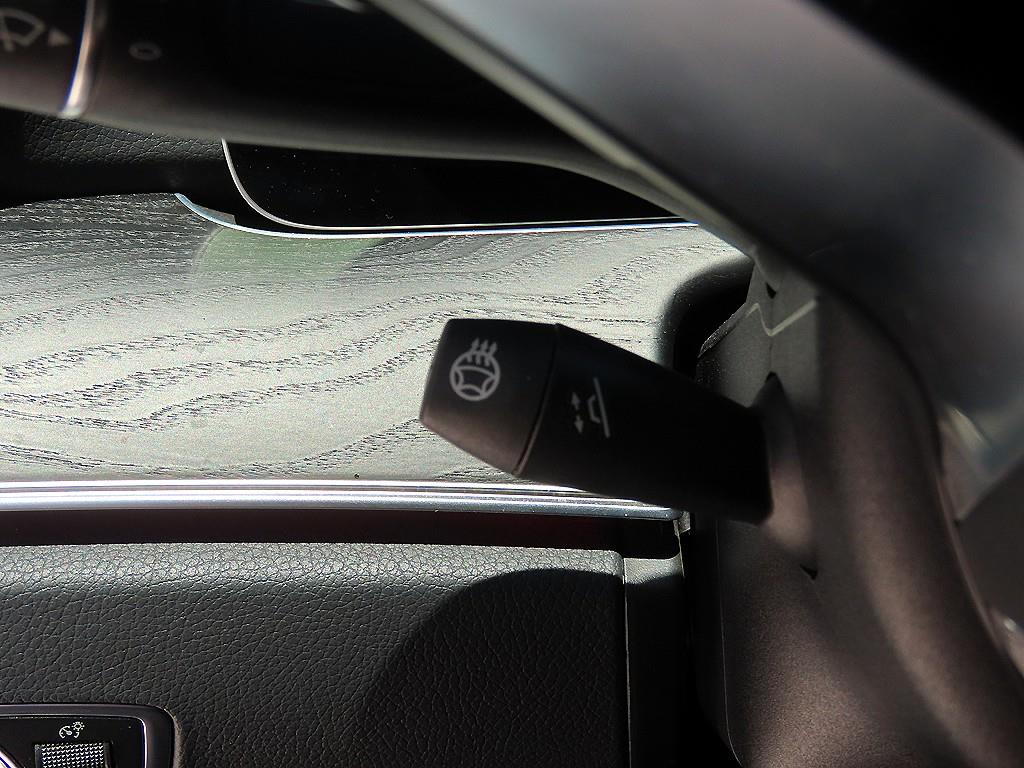Mercedes Benz E class - Vista 10