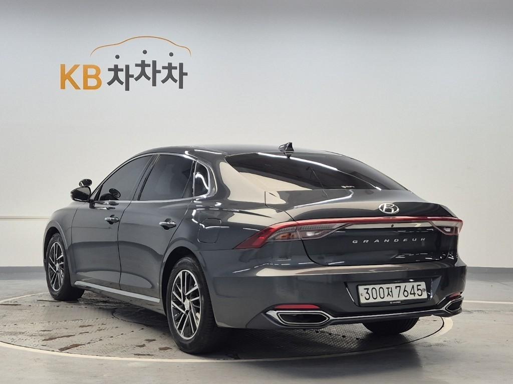 HYUNDAI Grandeur - Vista 2