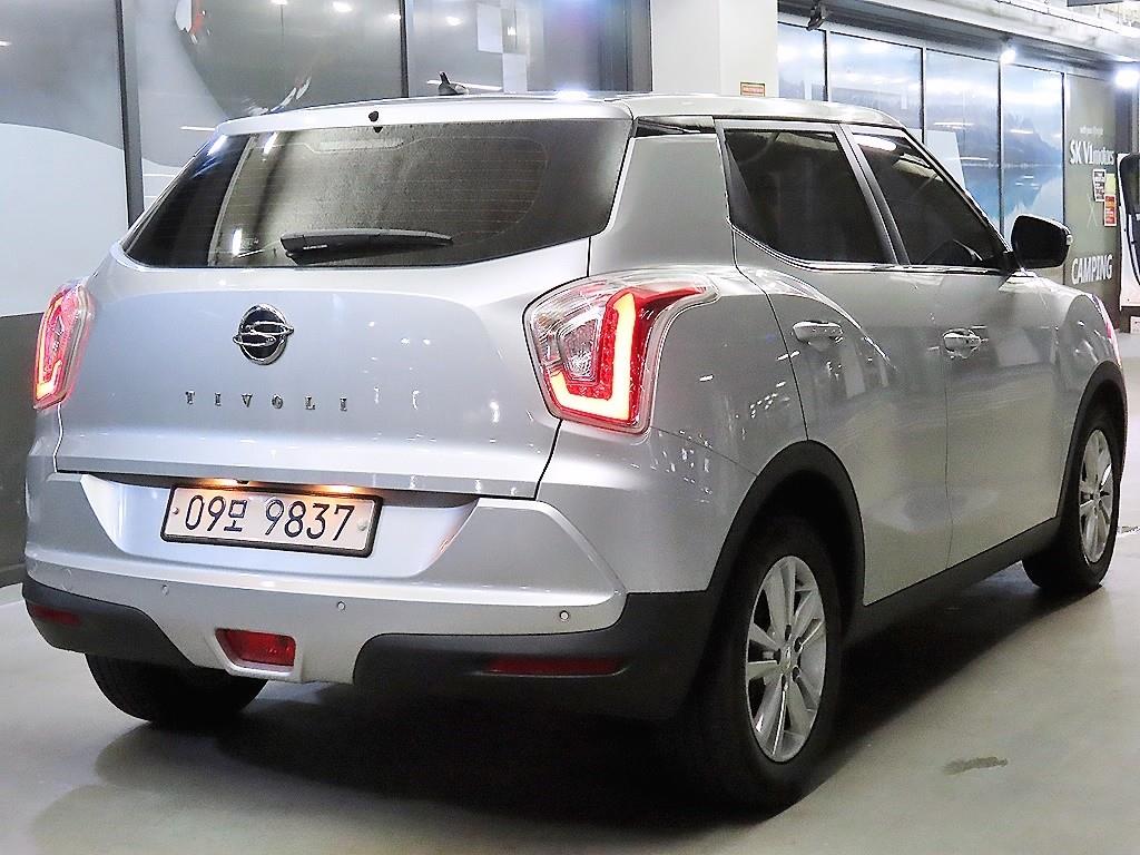 Ssangyong Tivoli - Vista 4