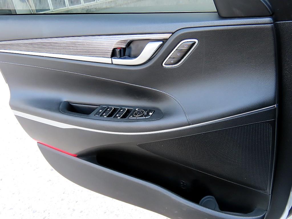 HYUNDAI Grandeur - Vista 11
