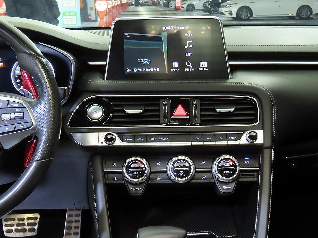 Genesis G70 - Vista 11
