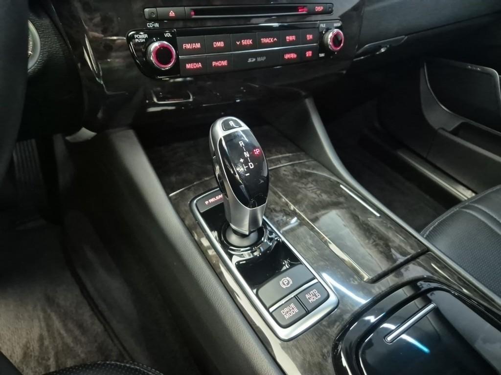 KIA K9 - Vista 8