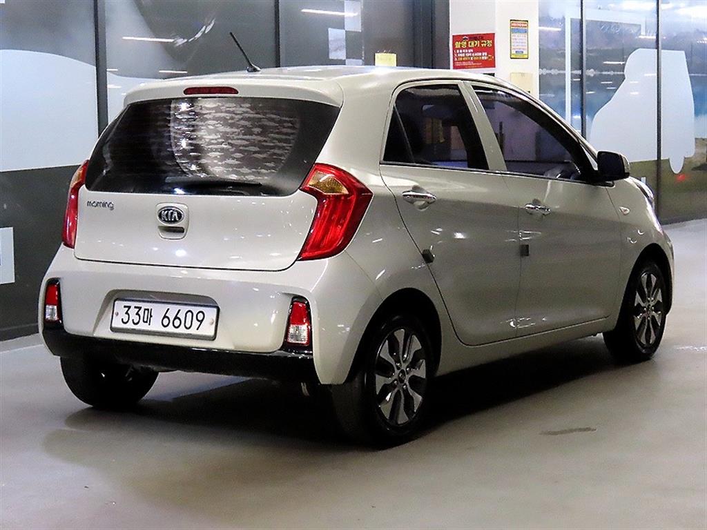 KIA Morning - Vista 4