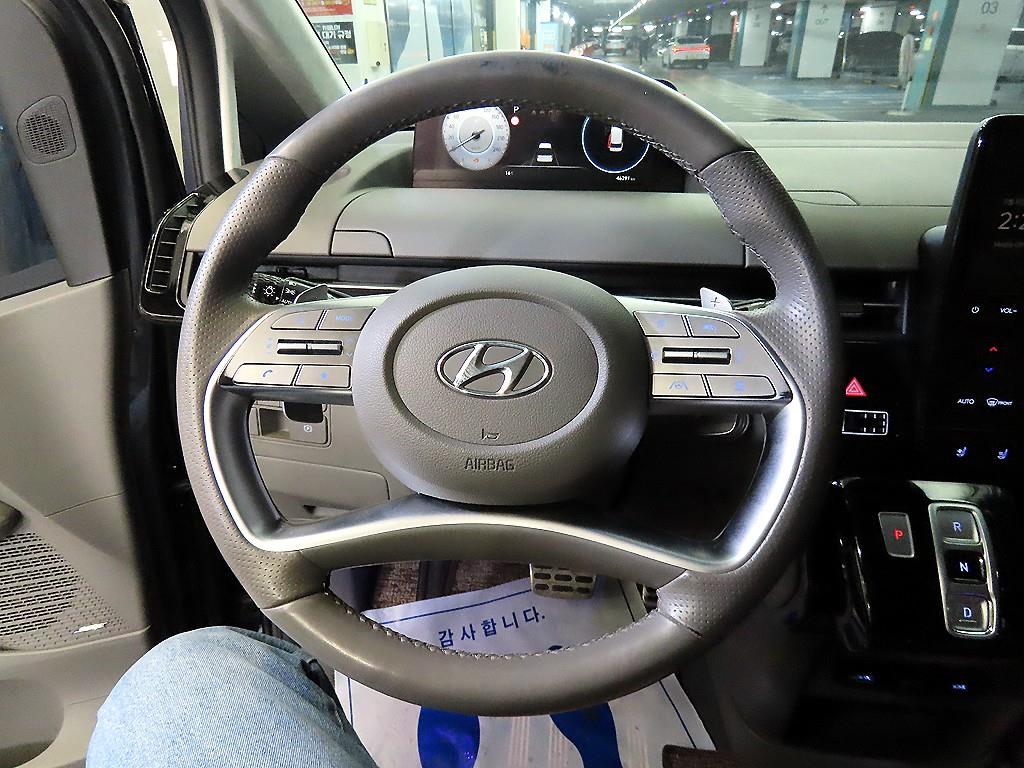 HYUNDAI Staria - Vista 8
