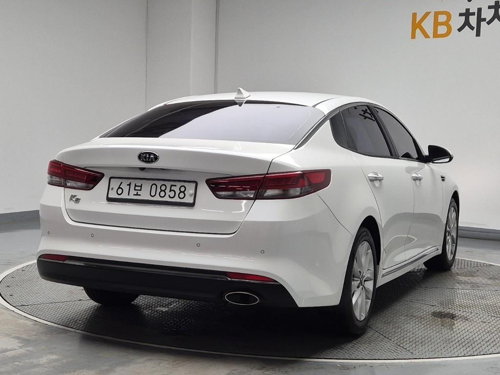 KIA K5 - Vista 3