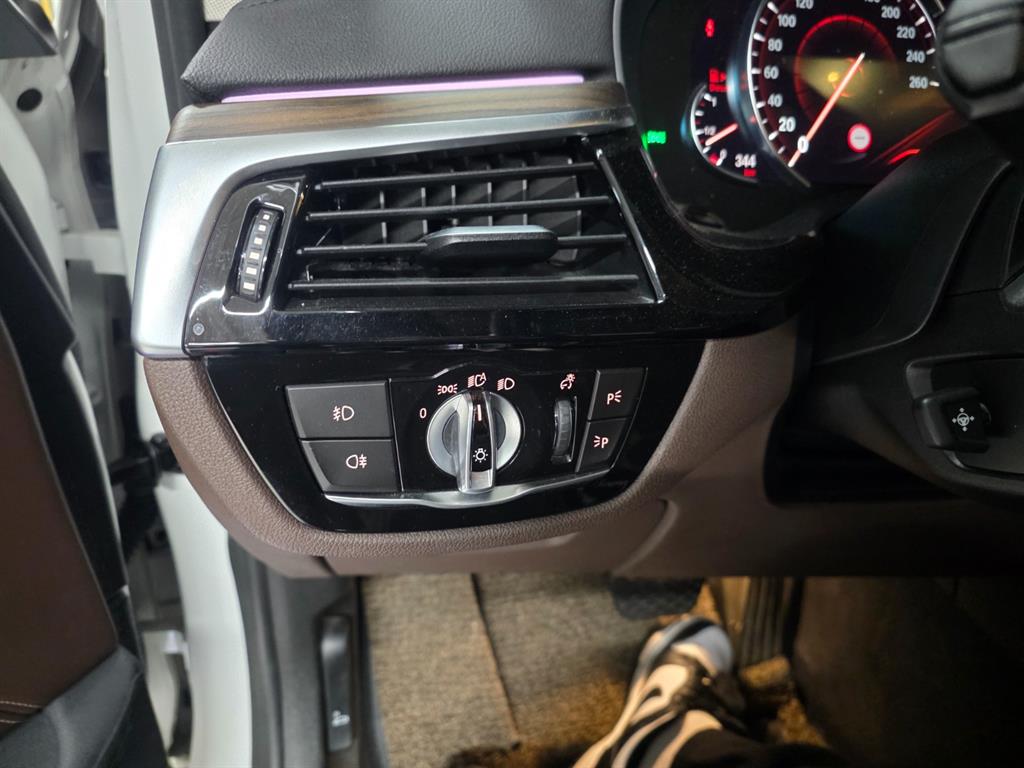 BMW 5 Series 2018 Blanco - Importación desde Corea - HF Imports Iquique - Foto 13
