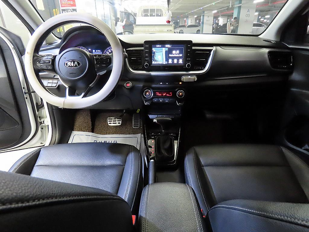 KIA Stonic - Vista 10