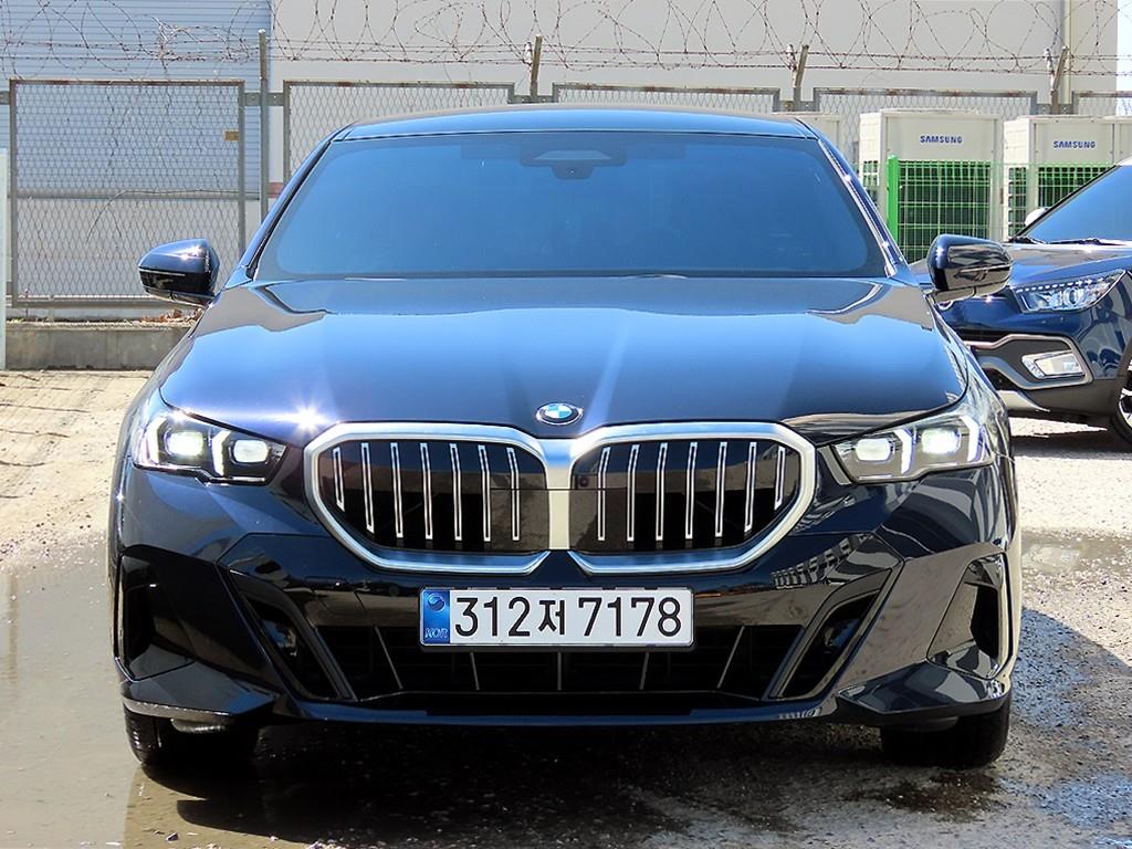 BMW 5 Series 2025 Negro - Importación desde Corea - HF Imports Iquique - Foto 1