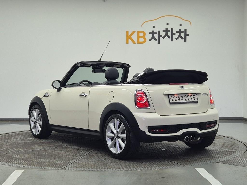 Mini Cooper Convertible - Vista 3