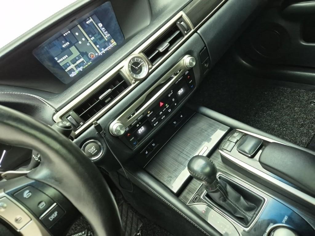 Lexus GS - Vista 8