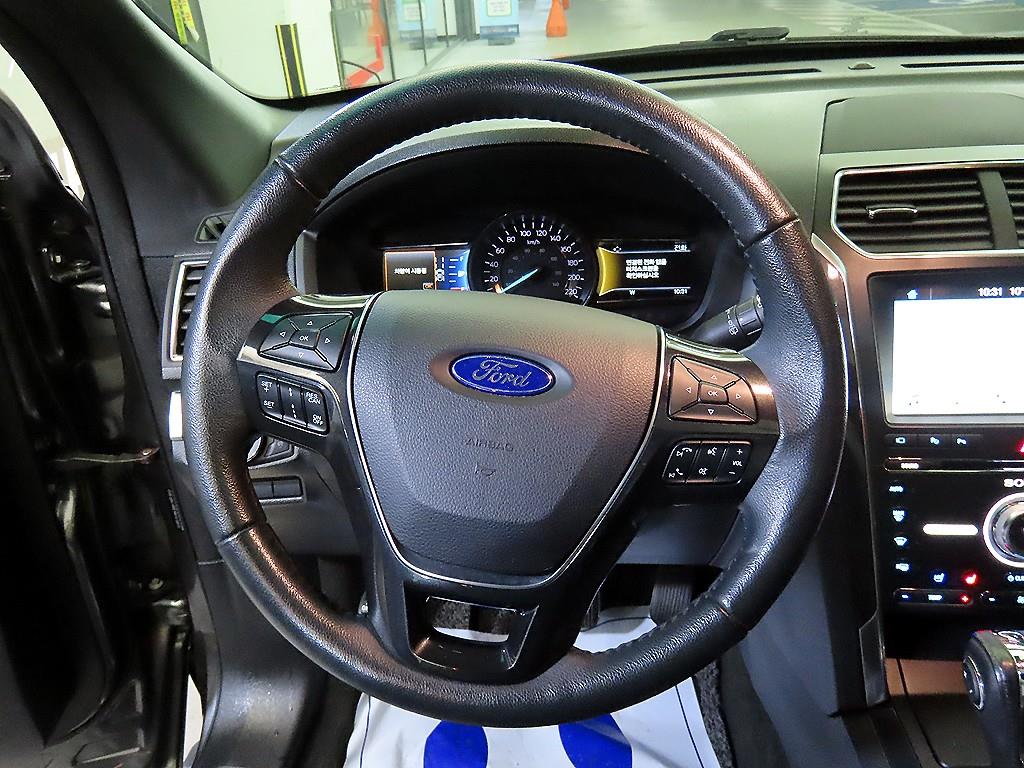 Ford Explorer - Vista 8