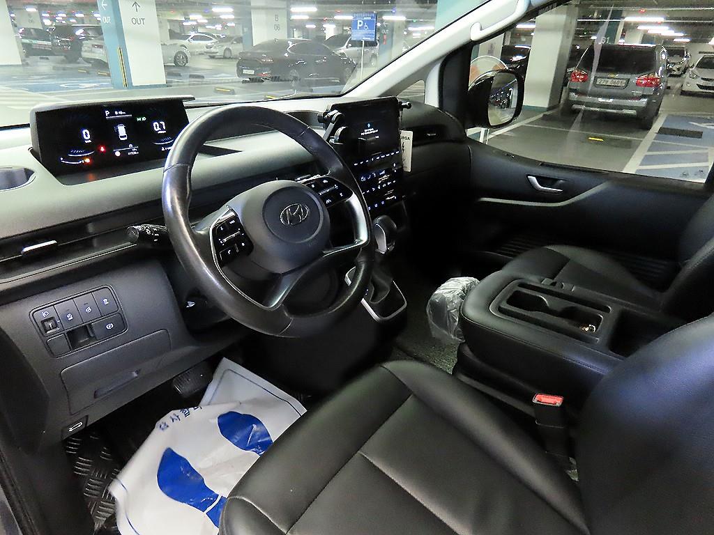 HYUNDAI Staria - Vista 10