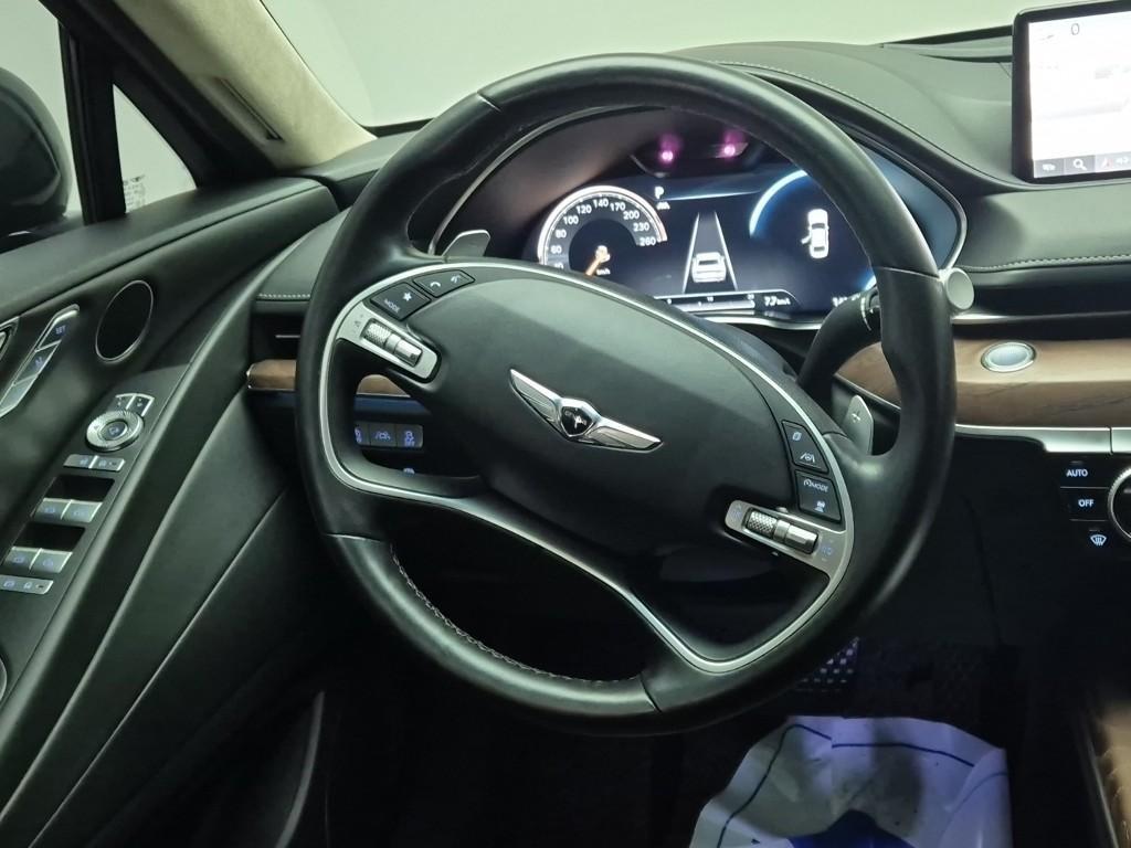 Genesis G80 - Vista 9