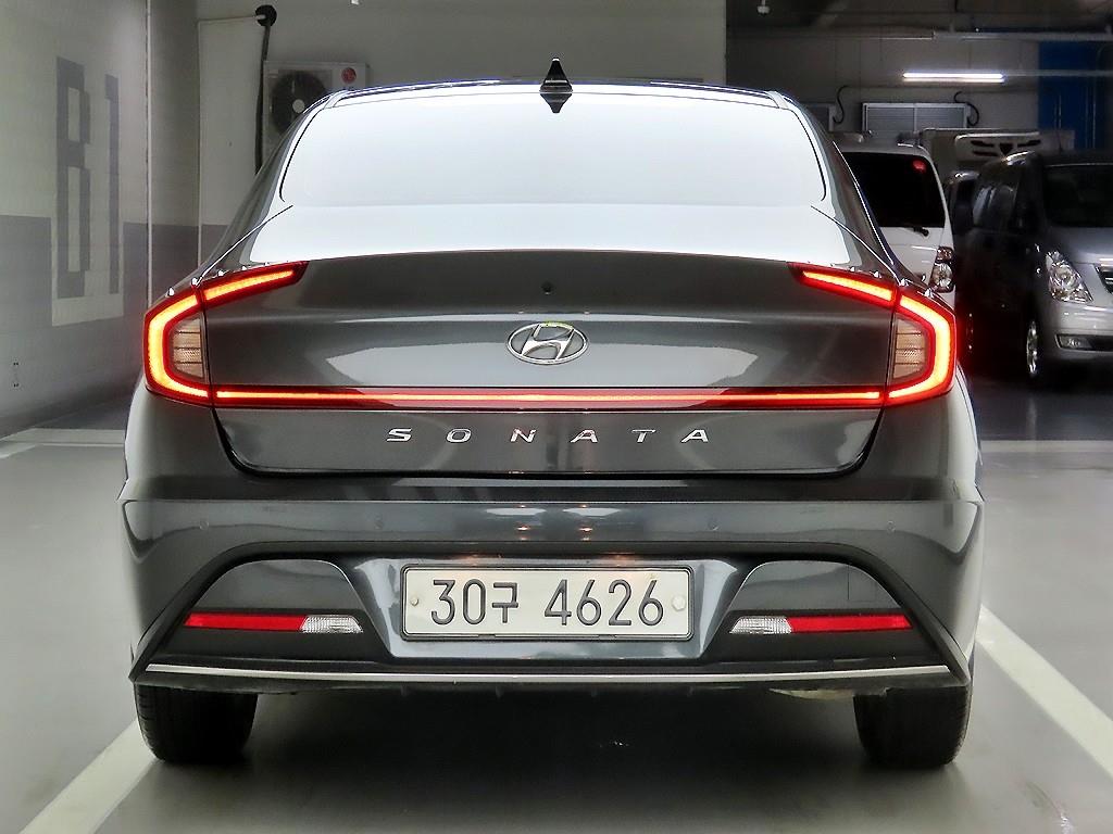 HYUNDAI Sonata - Vista 3