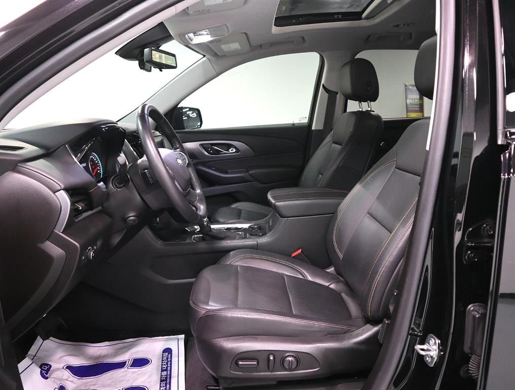 Chevrolet Travers - Vista 9