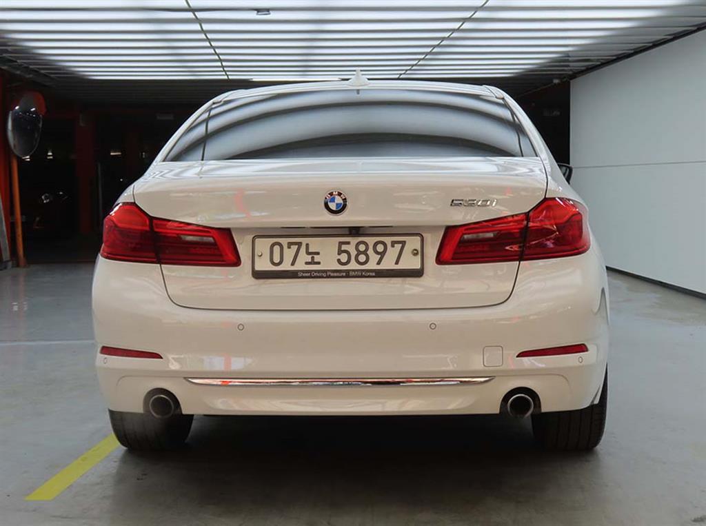 BMW 5 Series - Vista 3