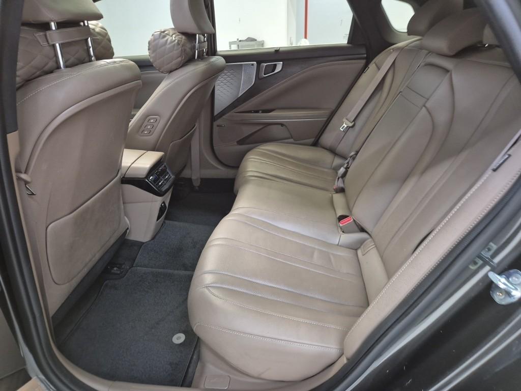 KIA K8 - Vista 12