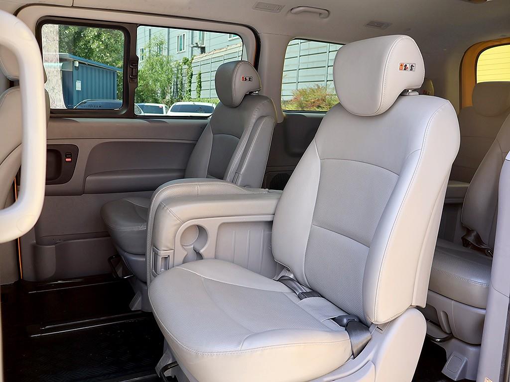HYUNDAI Starex 2019 Amarillo - Importación desde Corea - HF Imports Iquique - Foto 13