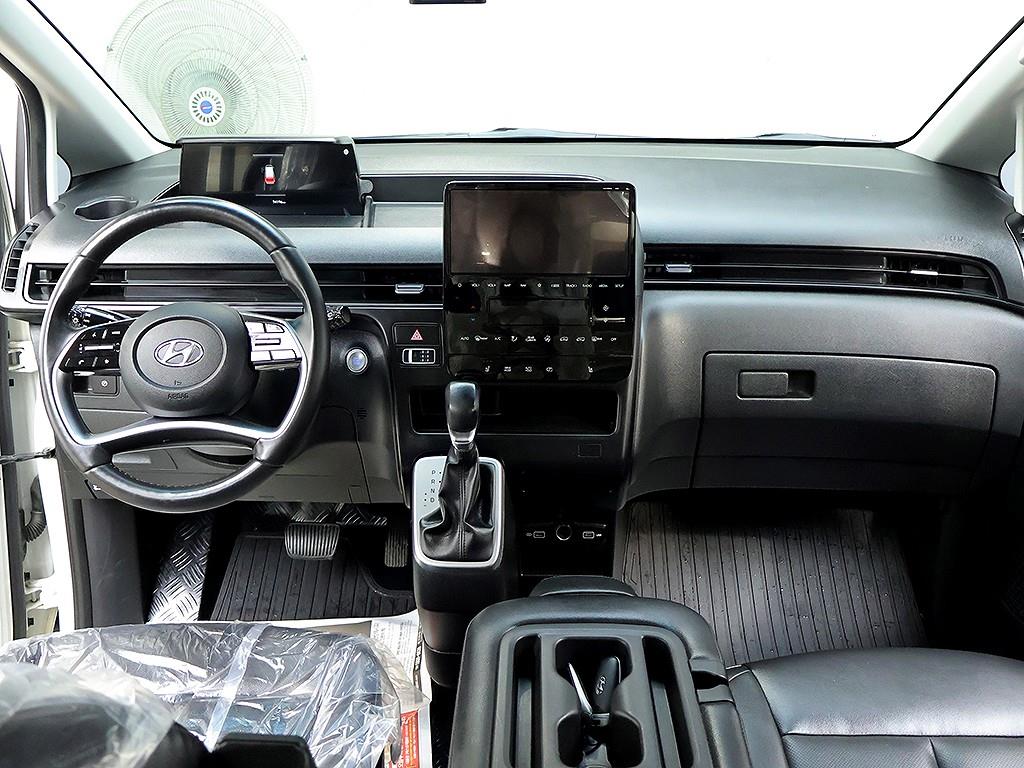 HYUNDAI Staria - Vista 9