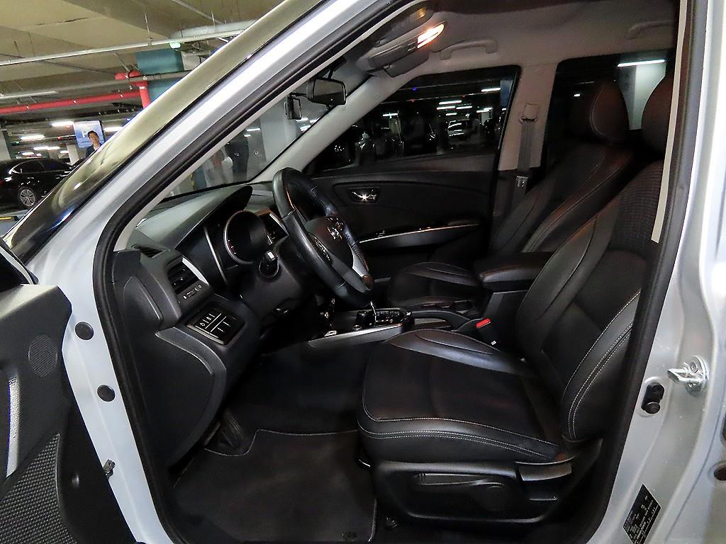 Ssangyong Tivoli - Vista 6