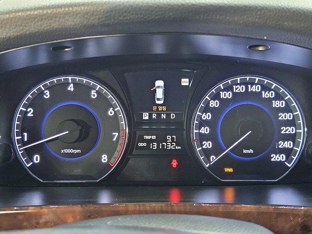 HYUNDAI Equus - Vista 7