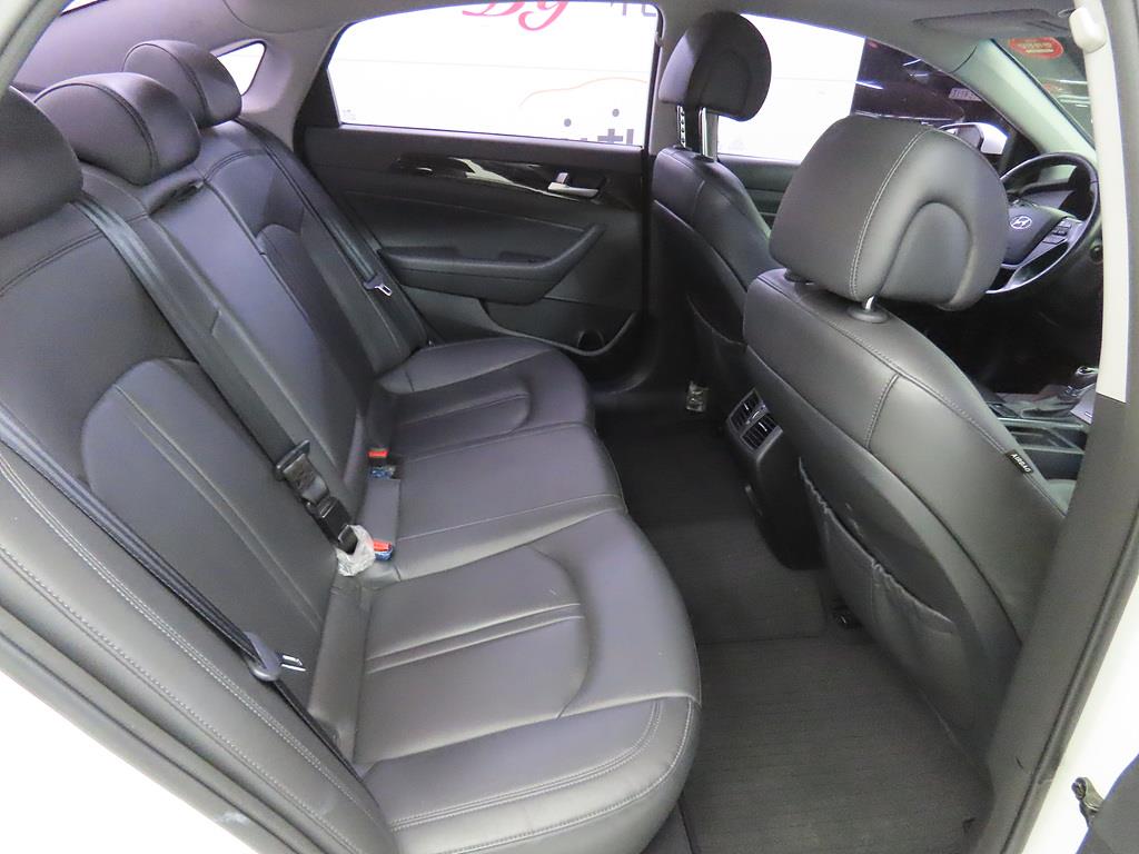 HYUNDAI Sonata - Vista 6