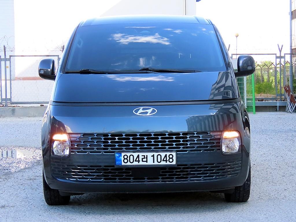 HYUNDAI Staria 2023 Gris - Importación desde Corea - HF Imports Iquique - Foto 1
