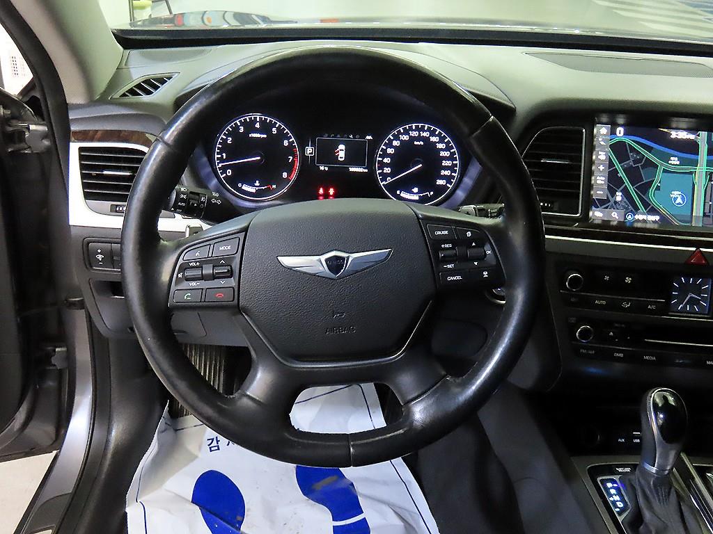 HYUNDAI Genesis - Vista 8