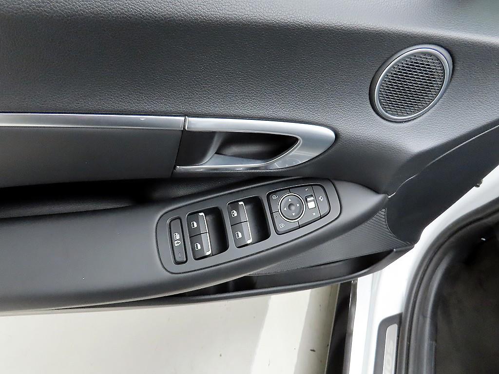 HYUNDAI Sonata - Vista 11