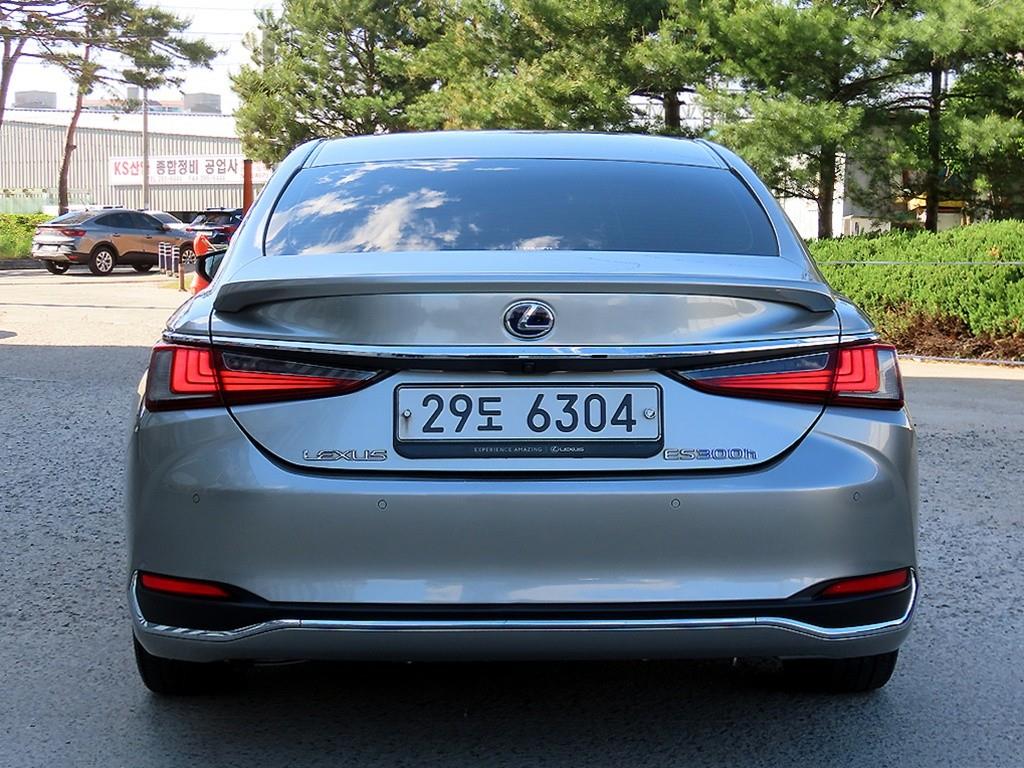 Lexus ES - Vista 4