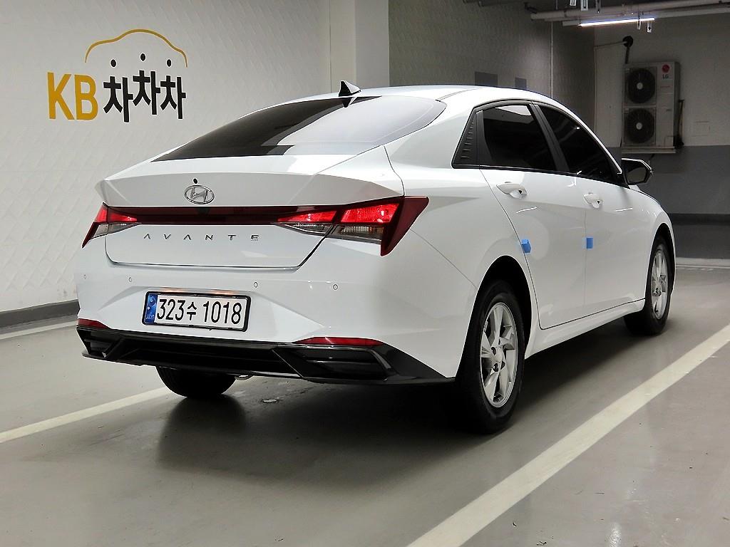 HYUNDAI Avante - Vista 4