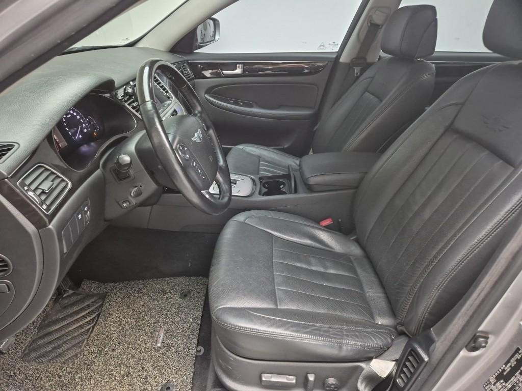 HYUNDAI Genesis - Vista 11