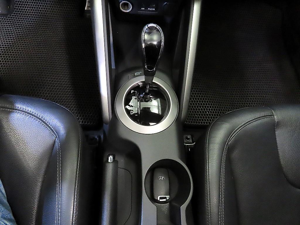 HYUNDAI Veloster - Vista 12