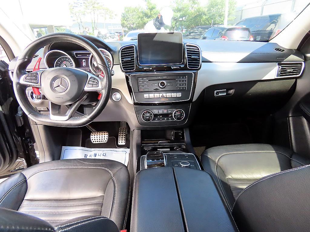 Mercedes Benz GLE Class - Vista 7