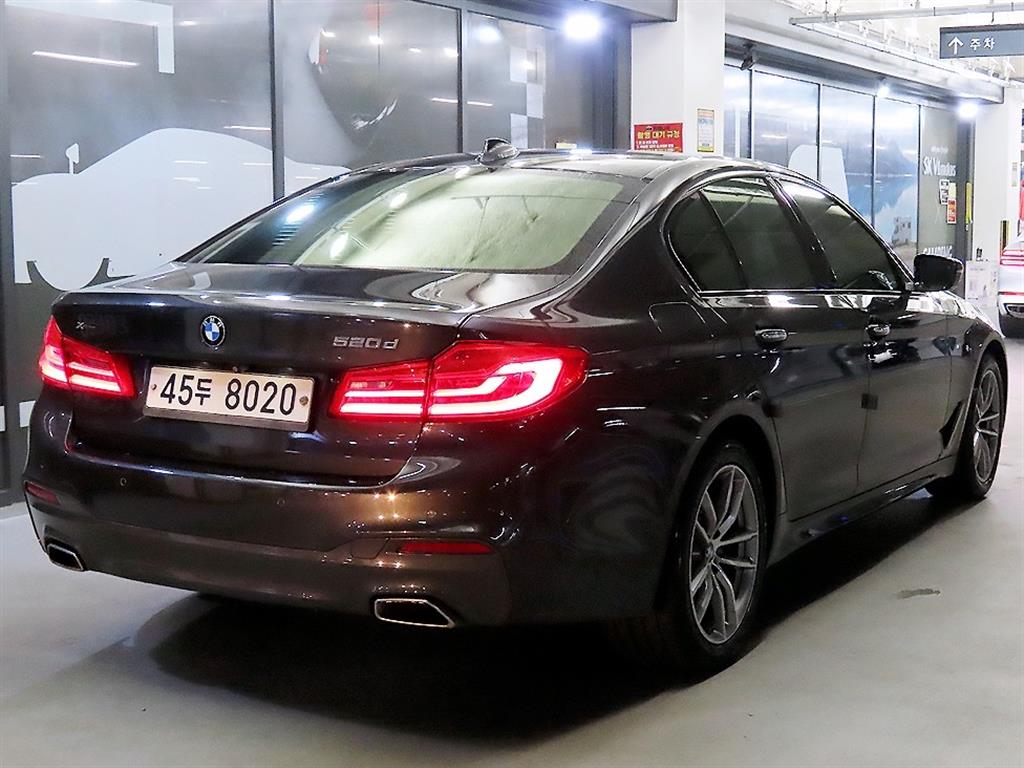 BMW 5 Series - Vista 4