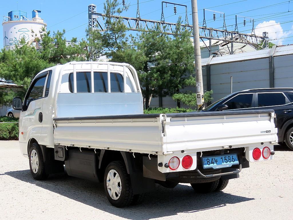 Small Truck Cargo (small) - Vista 3