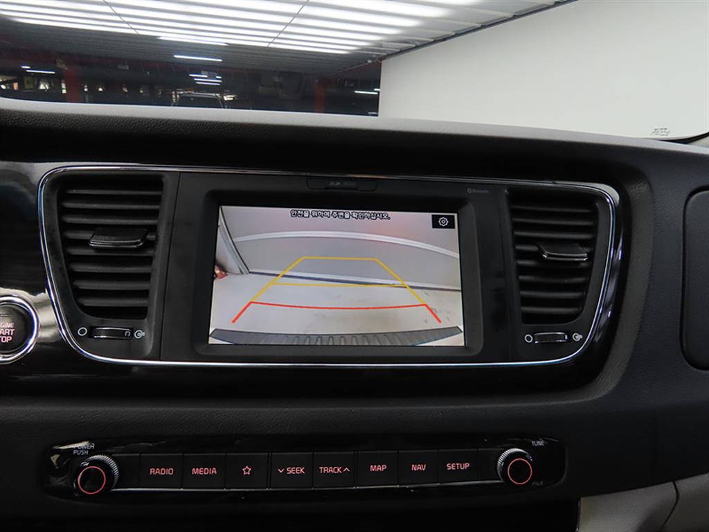 KIA Carnival - Vista 9
