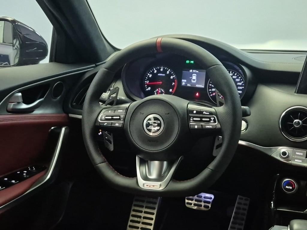 KIA Stinger - Vista 9