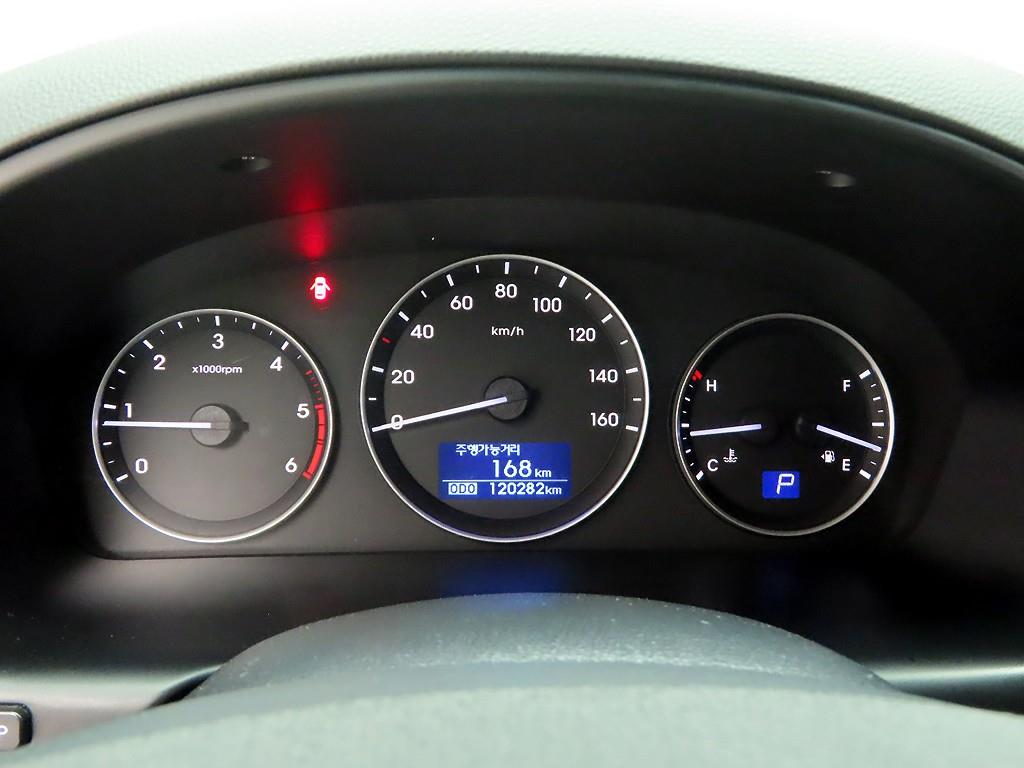 HYUNDAI Starex - Vista 5