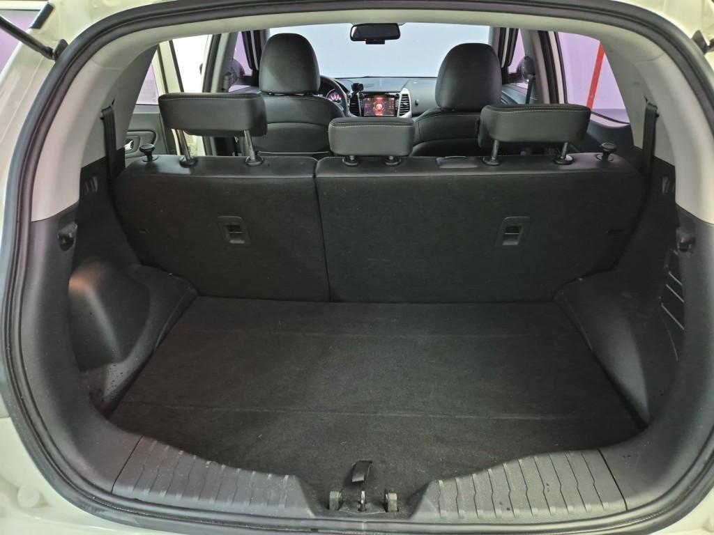 Ssangyong Tivoli 2016 Blanco - Importación desde Corea - HF Imports Iquique - Foto 18
