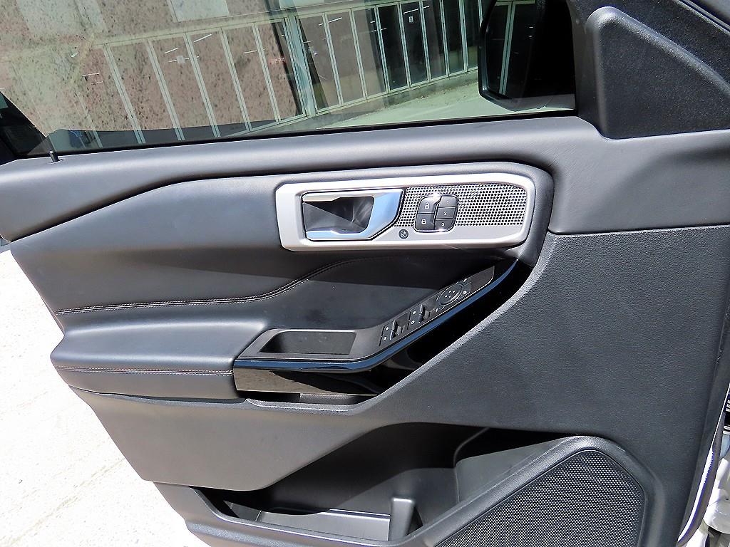 Ford Explorer - Vista 11