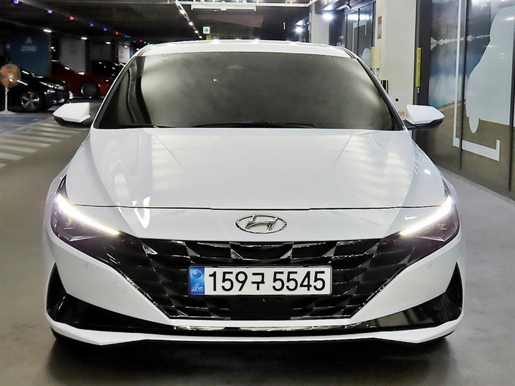 HYUNDAI Avante - Vista 2