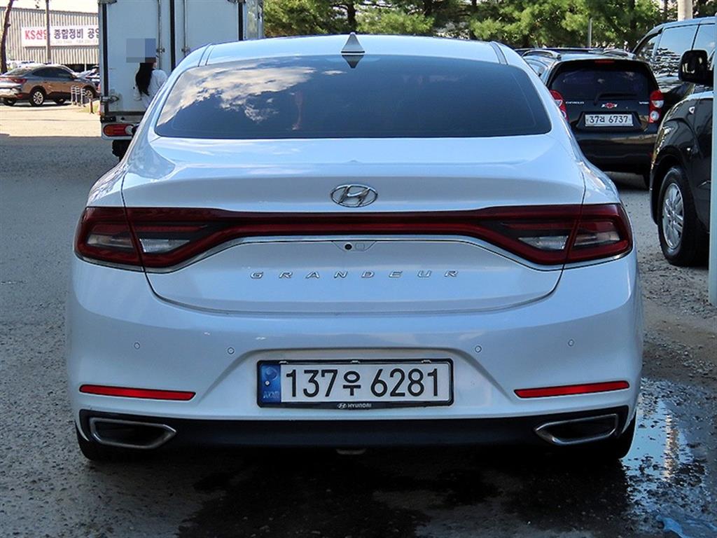 HYUNDAI Grandeur - Vista 4