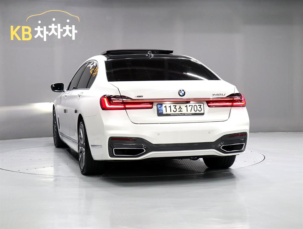 BMW 7 Series - Vista 4