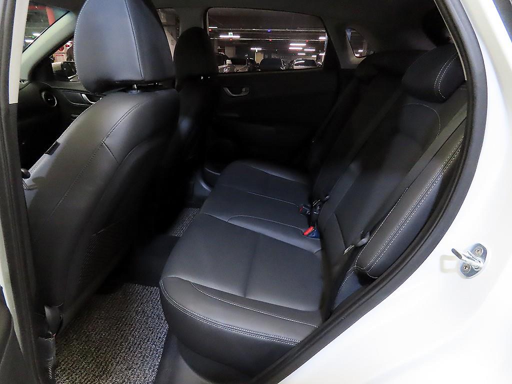 HYUNDAI Kona - Vista 7