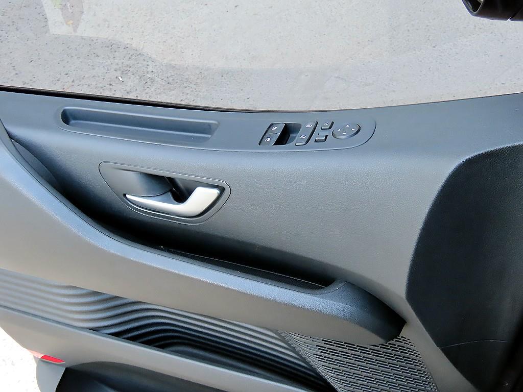 HYUNDAI Staria - Vista 11