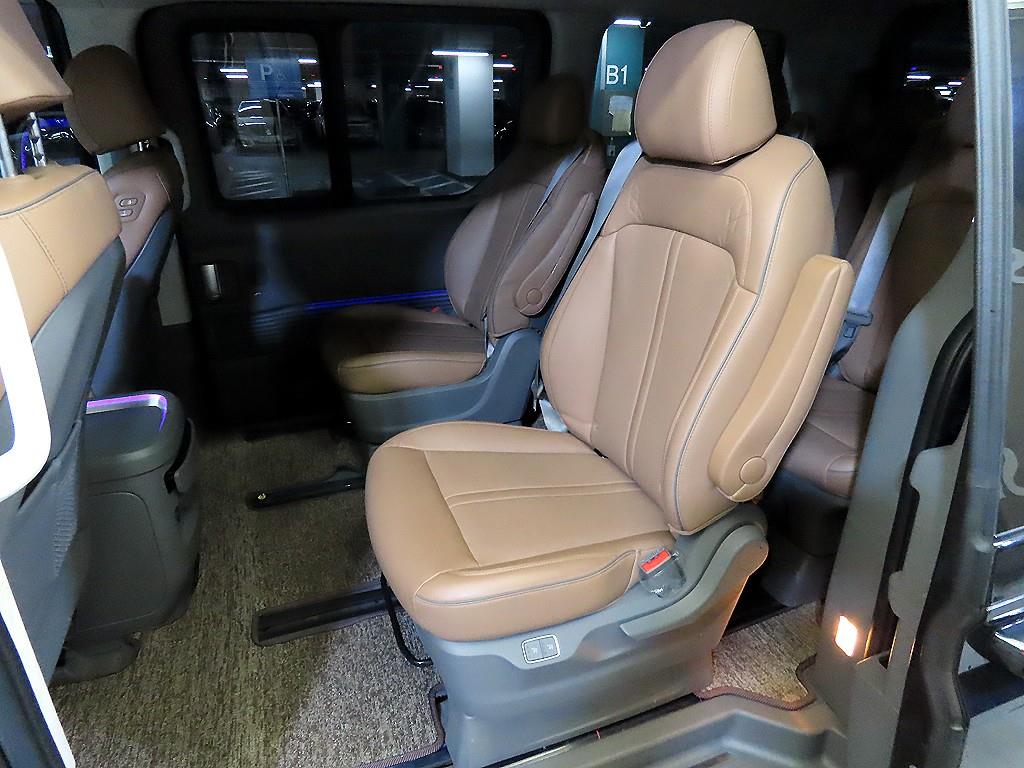 HYUNDAI Staria - Vista 7